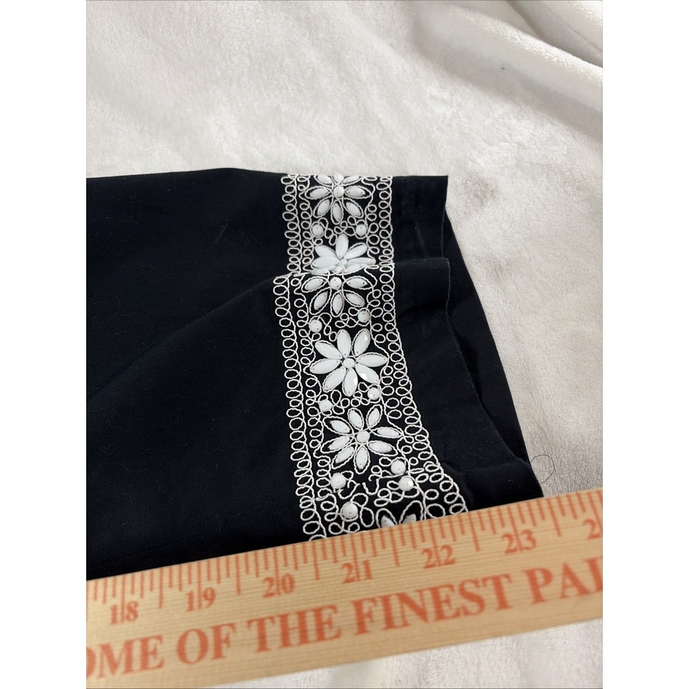Kate Hill Black Capri Pants White Floral Embroidered Beaded Hem 18W Classic EUC - Picture 8 of 11